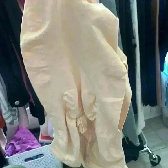 SKIMS- NWOB Sculpting Seamless Mid Thigh Bodysuit - Light nude - Picture 4 of 13